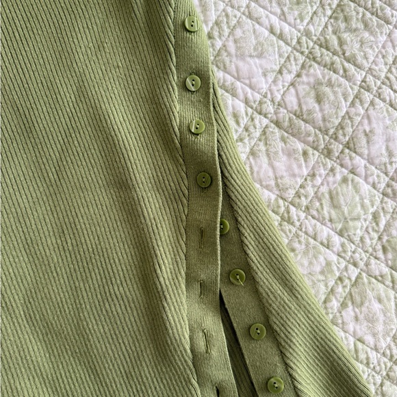 Abercrombie & Fitch Olive Ribbed Tank Top - Picture 2 of 3